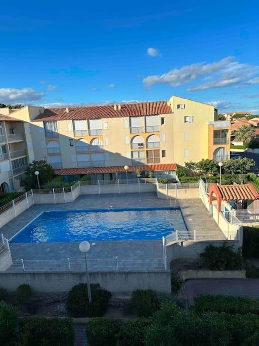 Appartement T2 Mezzanine 300m *